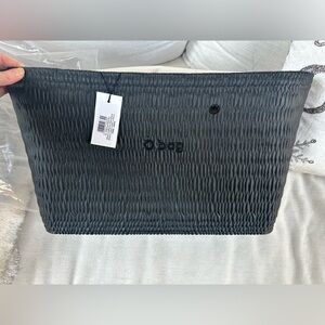 New O bag Black Textured Tote